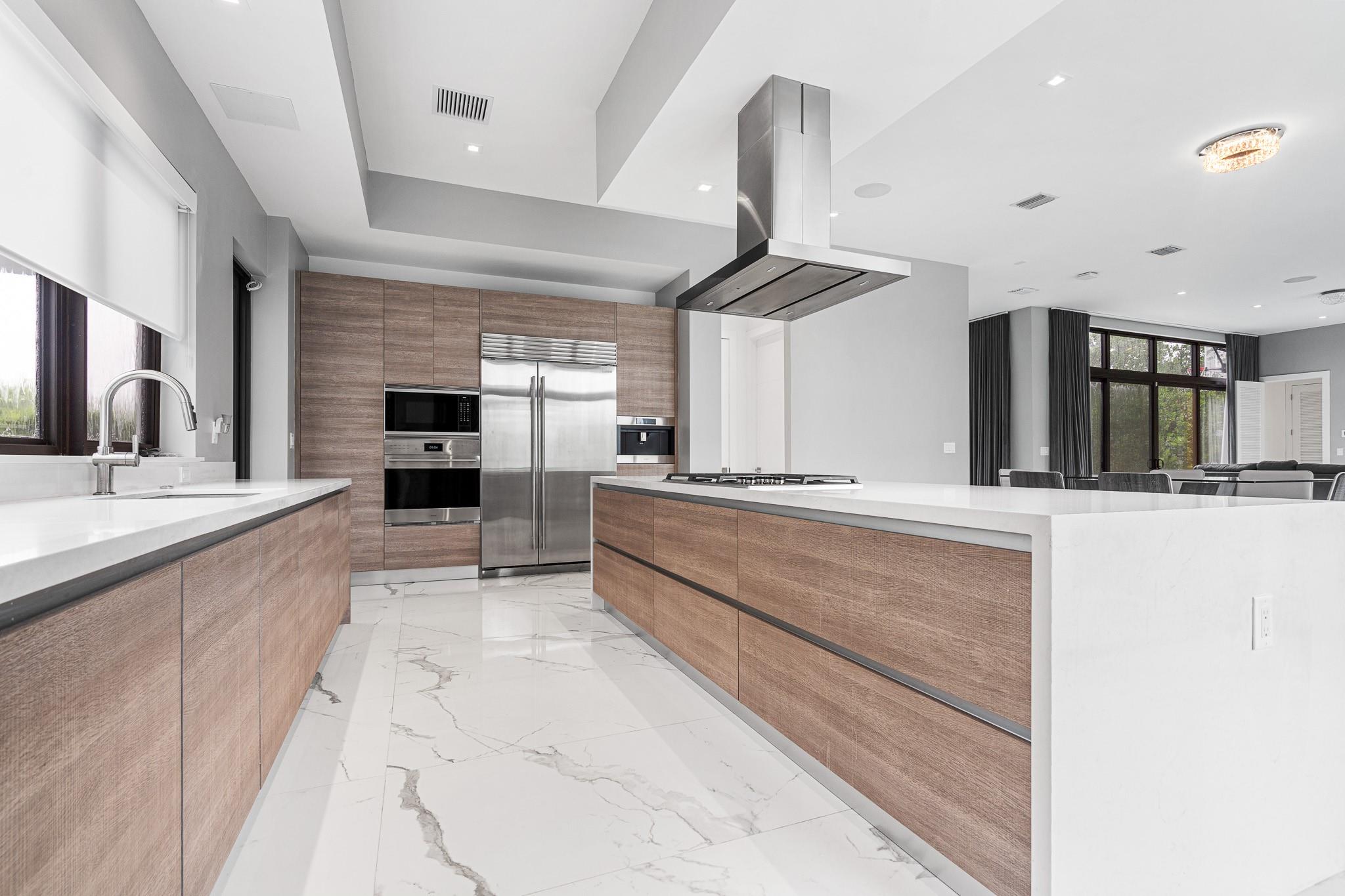 WESTON ESTATES - Residential