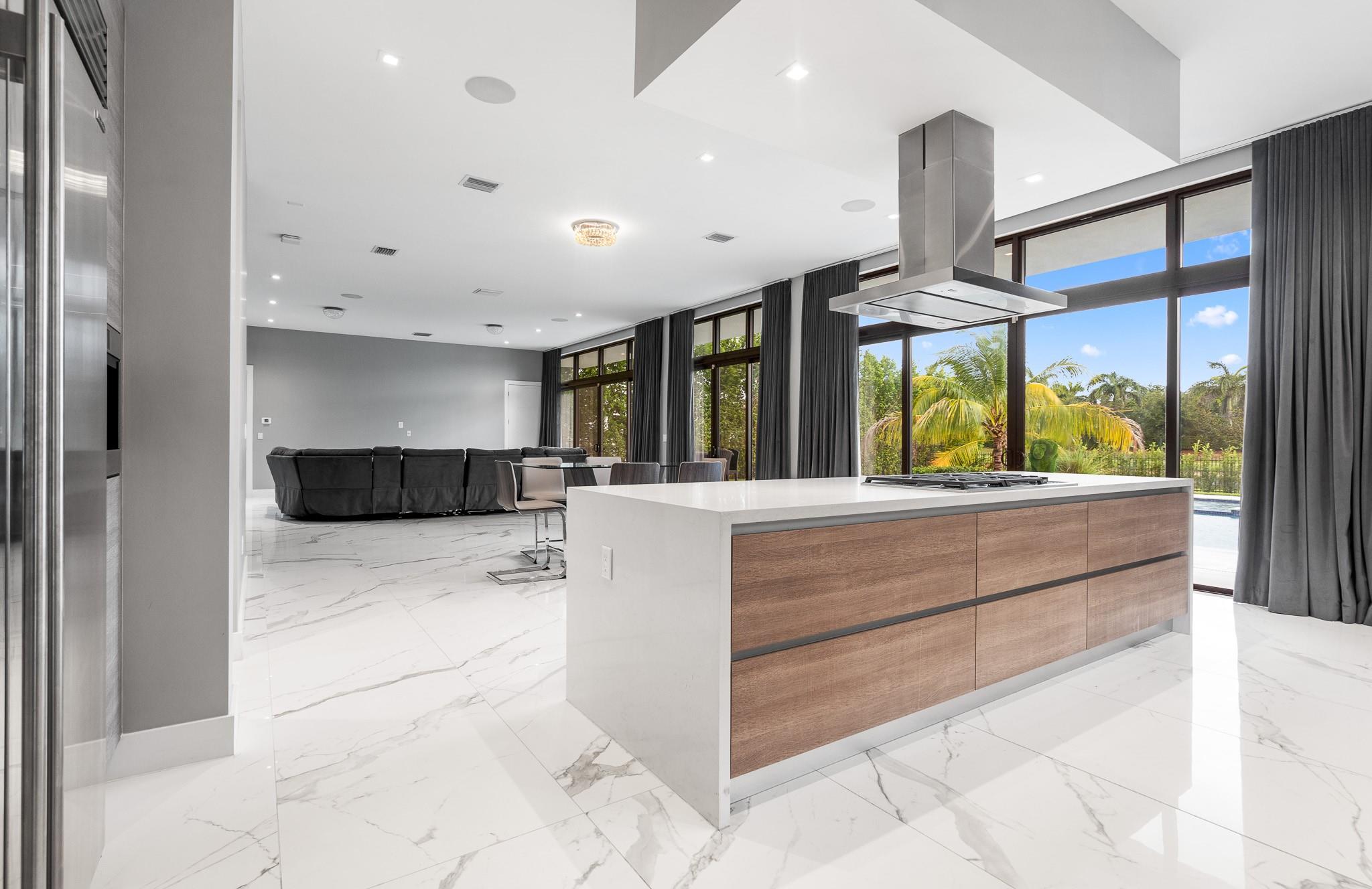 WESTON ESTATES - Residential