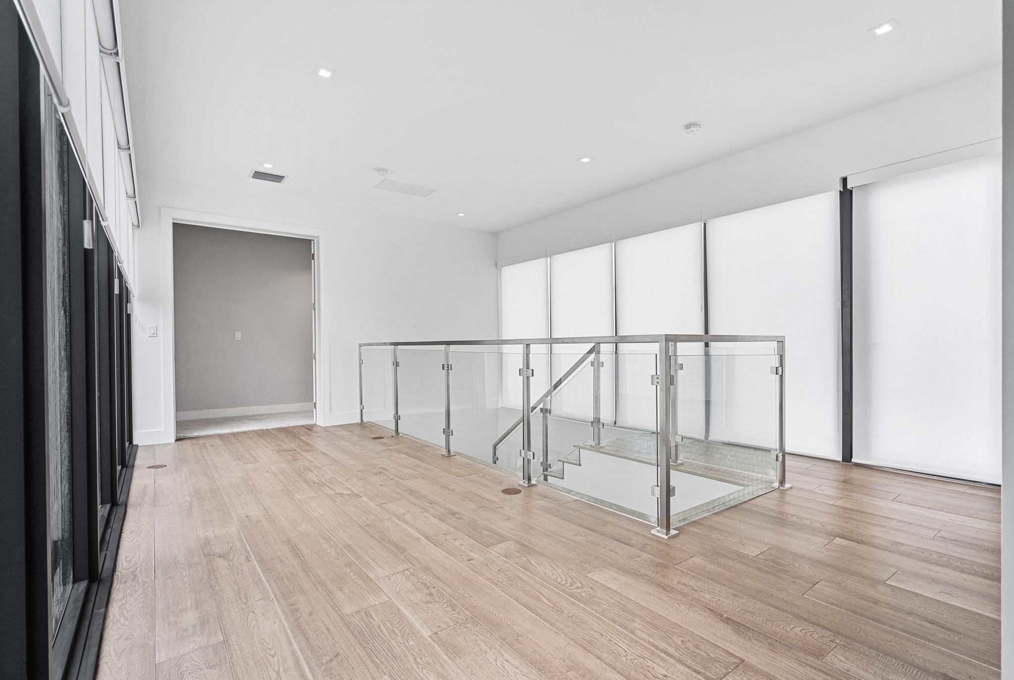 WESTON ESTATES - Residential