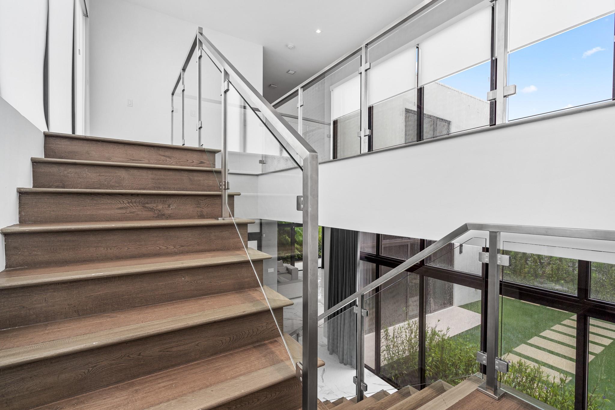 WESTON ESTATES - Residential
