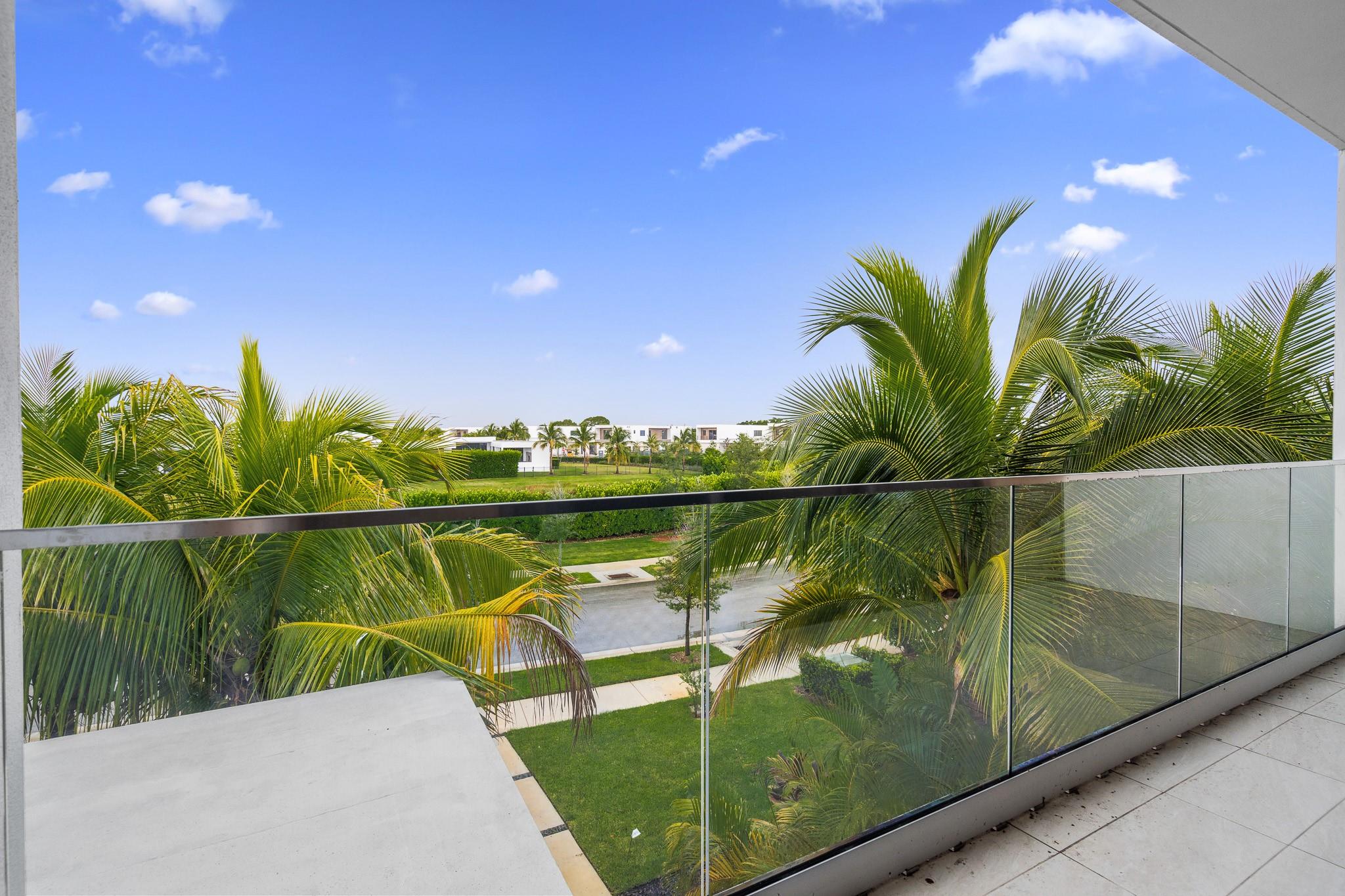WESTON ESTATES - Residential