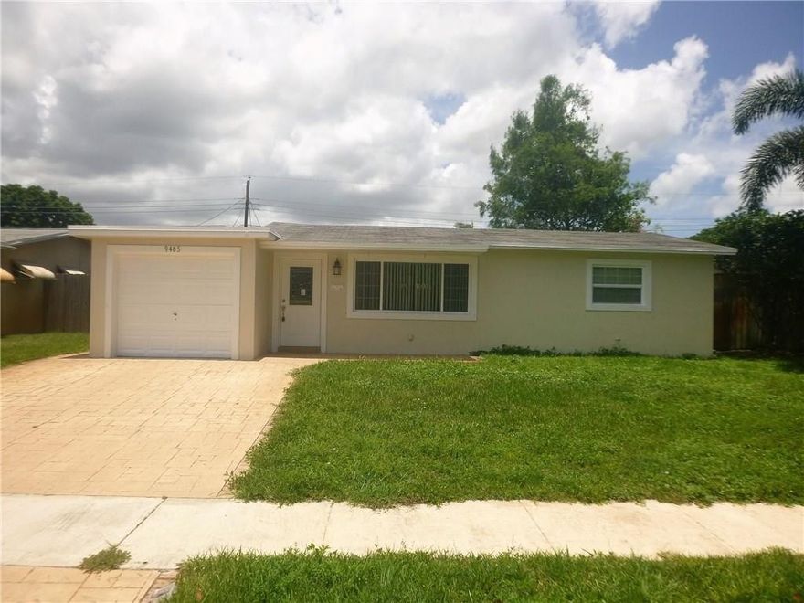 GORGEOUS 2 BEDROOM 1 BATH WITH ROOM TO EXPAND, LARGE FENCED YARD. INTERIOR HAS BEEN UPGRADED WITH NEWER KITCHEN, GRANITE COUNTERS AND BRAND NEW STAINLESS STEEL APPLIANCES , TILE AND BRAND NEW WOOD FLOORS IN BEDROOM. SEPARATE LAUNDRY ROOM WITH ADDITIONAL BONUS ROOM OFF KITCHEN. INTERIOR AND EXTERIOR HAS BEEN FRESHLY PAINTED AND READY TO MOVE IN