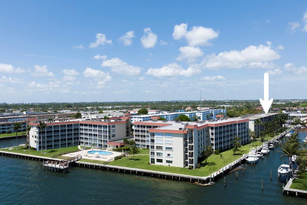 Photo of 109 Paradise Harbour Boulevard #505, North Palm Beach, FL 33408 (MLS # R10960194)