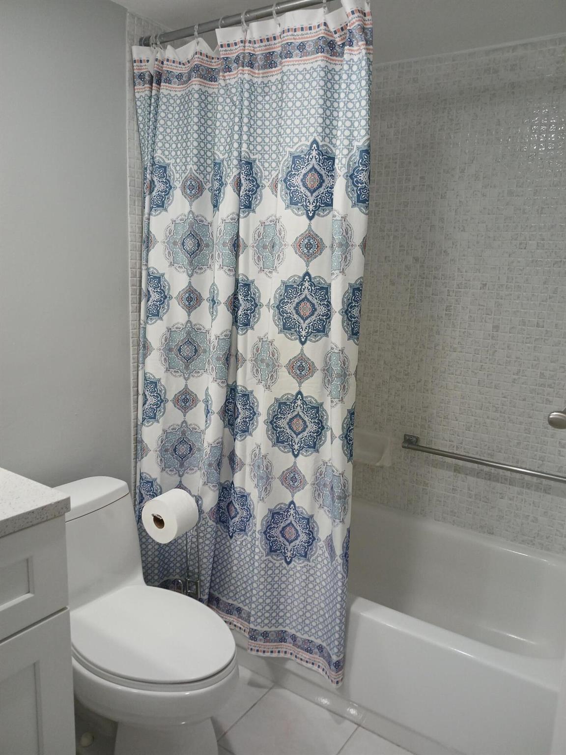 FOUNTAINS OF PALM BEACH CONDO 4 - Residential Lease