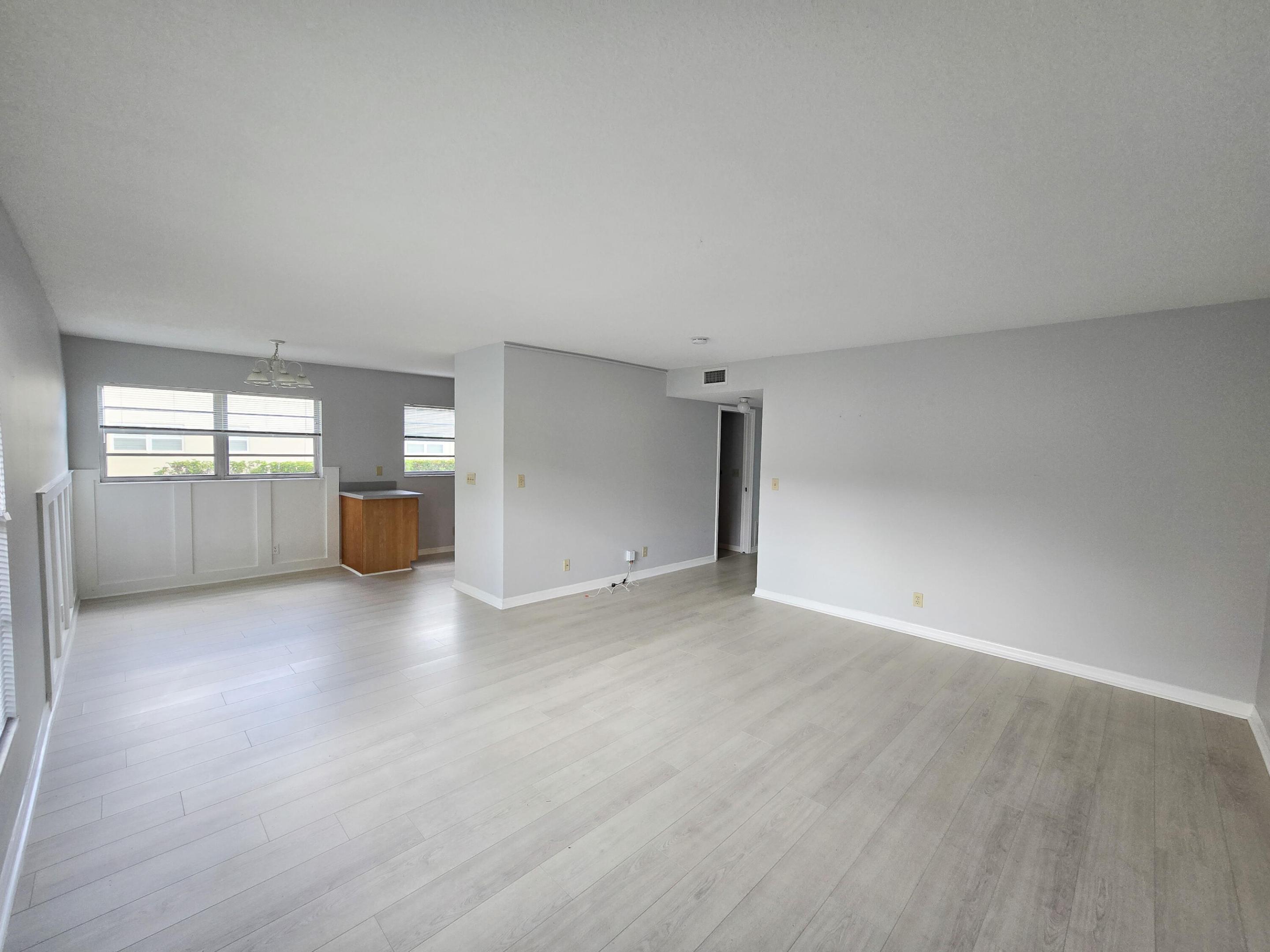 VISTA ROYALE PHASE IV BLDGS 83-111 - Residential