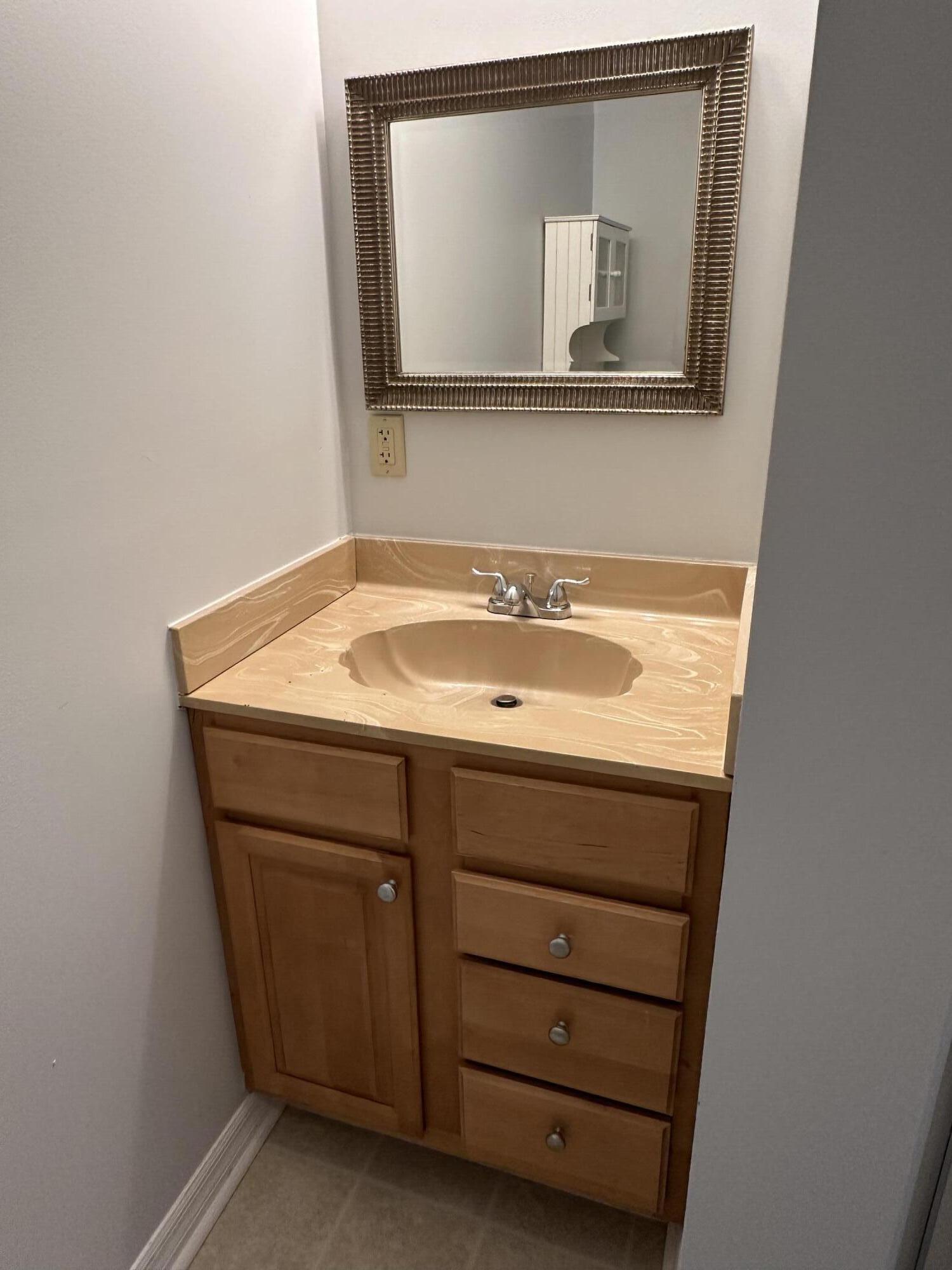 VISTA ROYALE PHASE IV BLDGS 83-111 - Residential