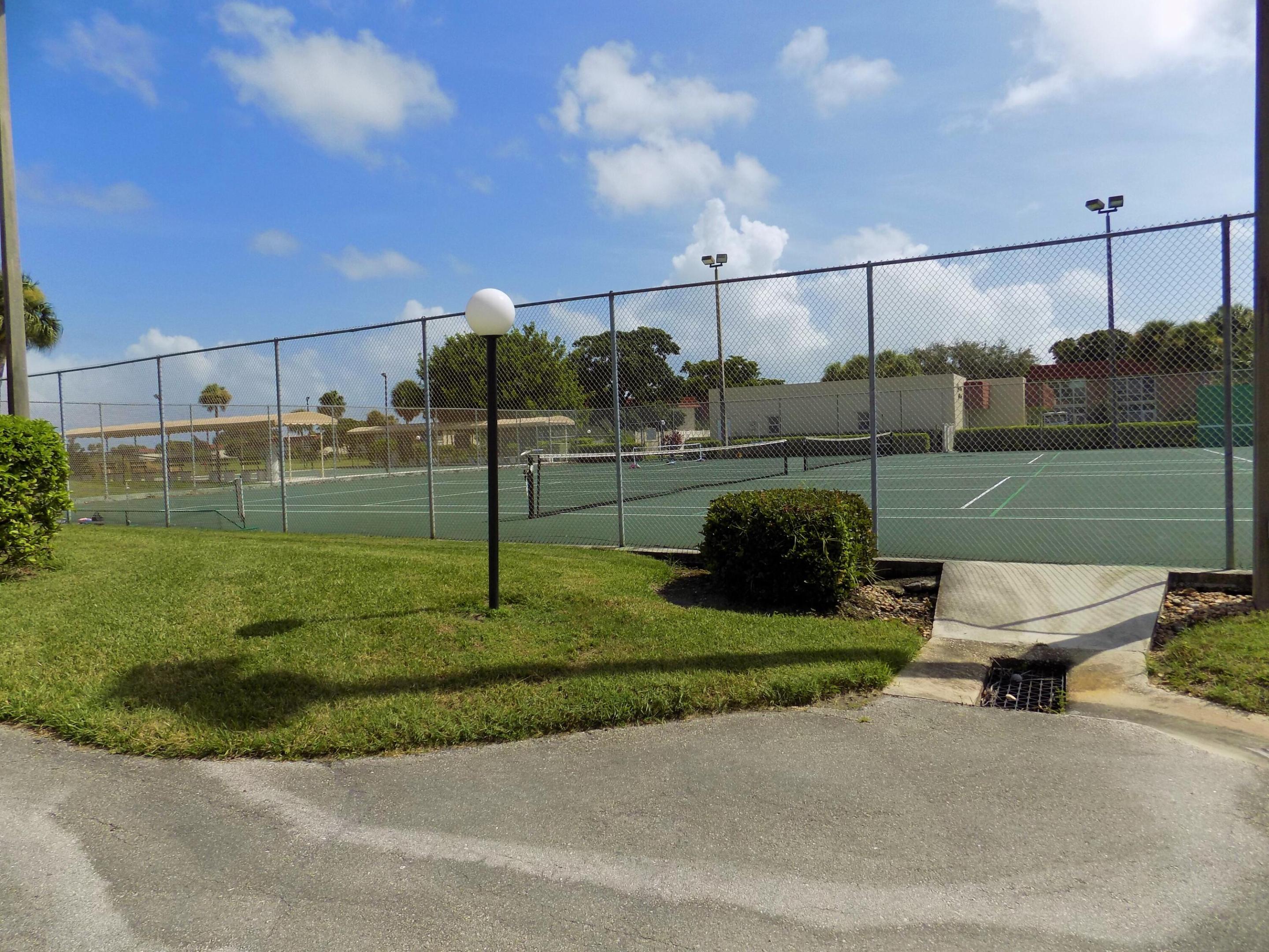 VISTA ROYALE PHASE IV BLDGS 83-111 - Residential