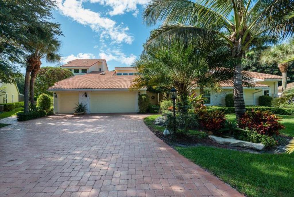 Photo of 6502 Woodlake Road, Jupiter, FL 33458 (MLS # R10701155)