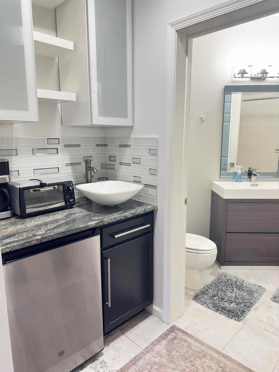 CASTLE PINES CONDOMINIUM - Residential Lease