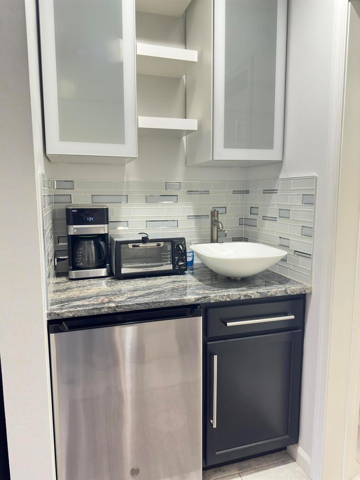 CASTLE PINES CONDOMINIUM - Residential Lease