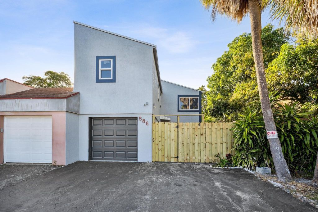 Photo of 586 NW 46th Ave, Delray Beach, FL 33445 (MLS # F10533639)