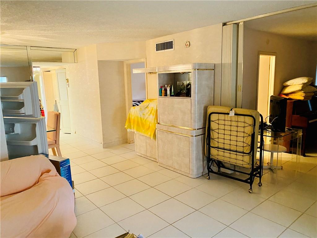 LAS VISTAS - Residential