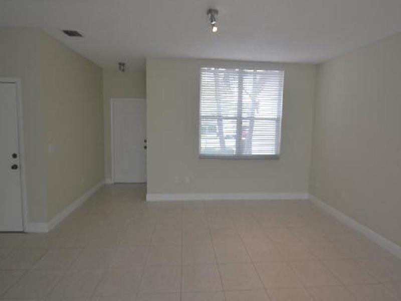 TOWNGATE - Residential Lease