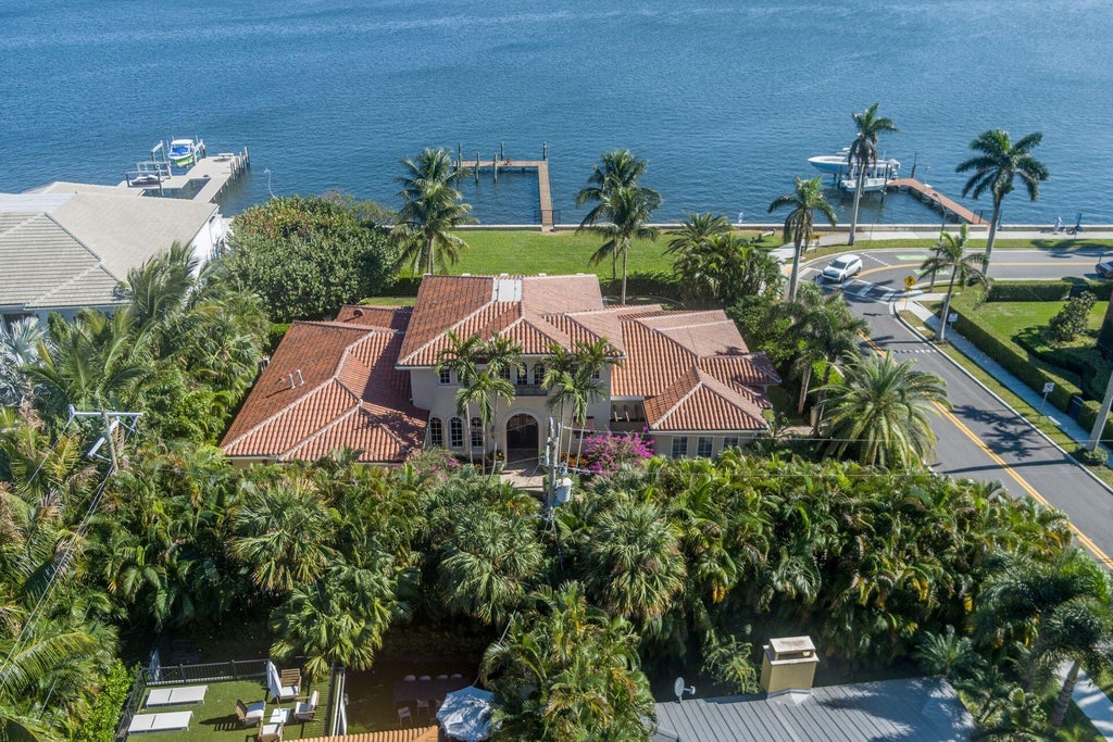 Photo of 3215 S Flagler Drive, West Palm Beach, FL 33405 (MLS # R11102646)