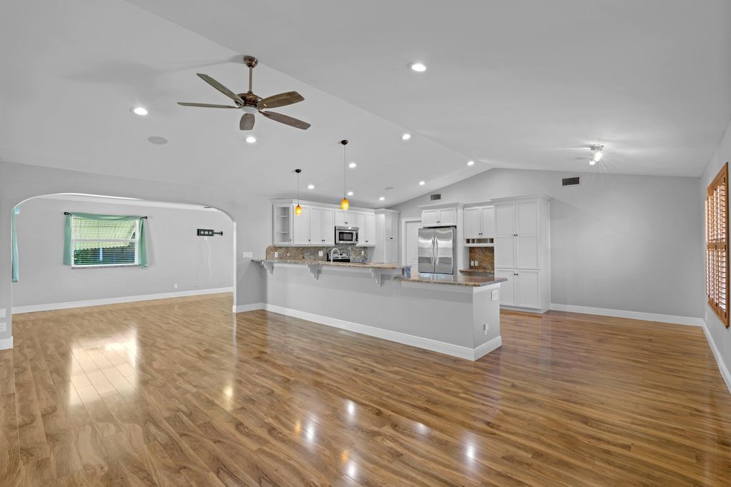 Photo of 18312 SE Eagle Lane, Jupiter, FL 33469 (MLS # R11013712)