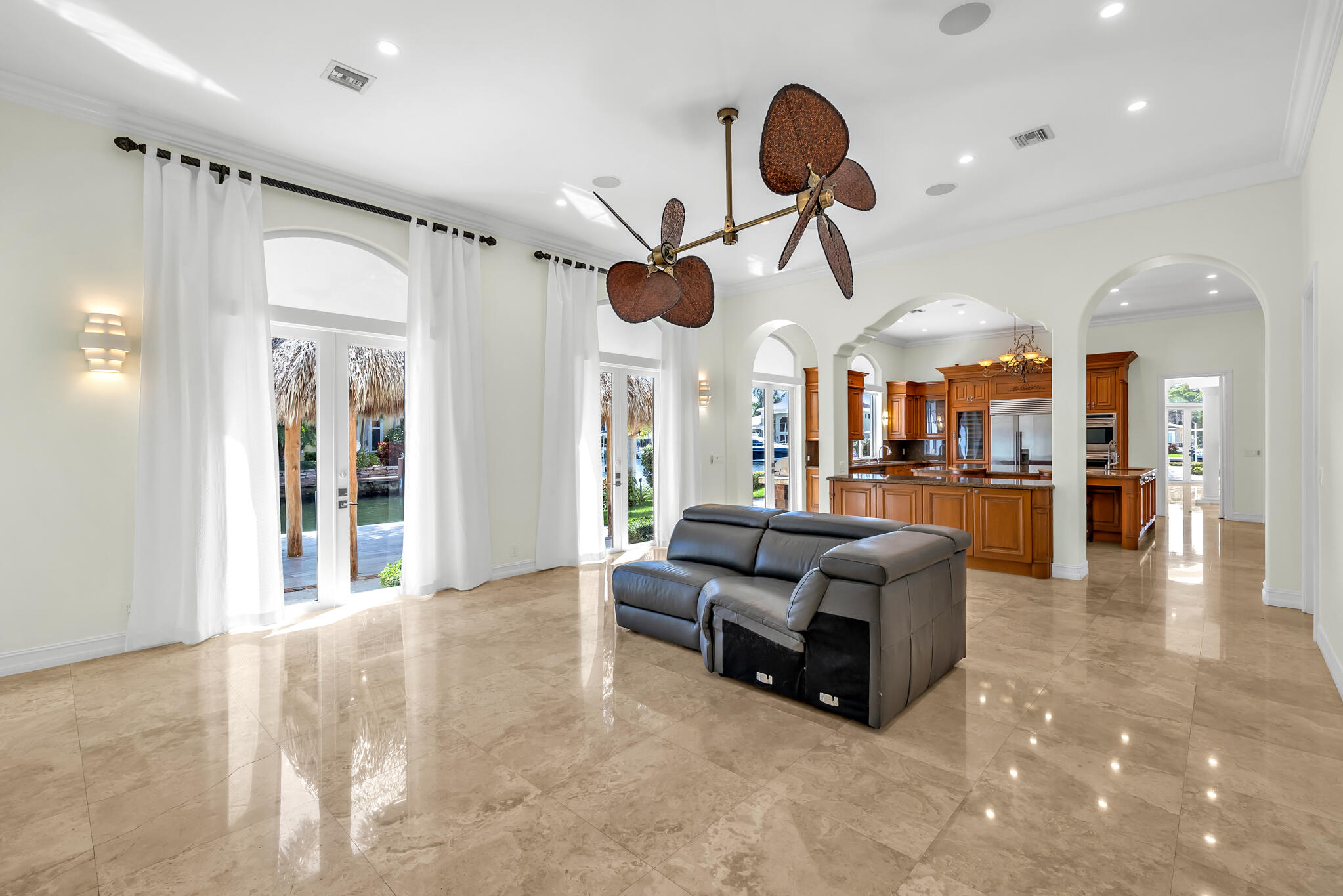 VENETIAN ISLES 1ST SEC - Residential