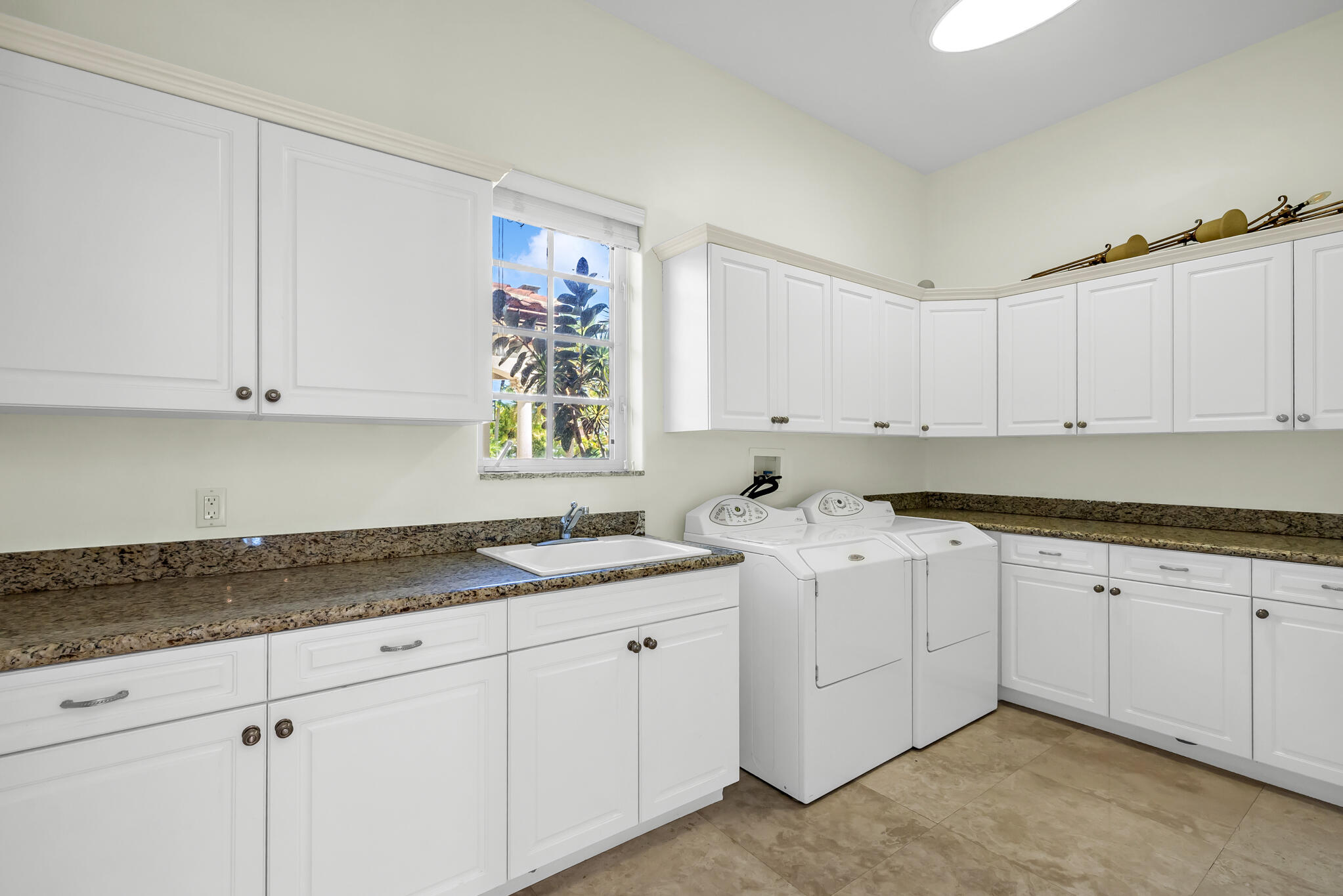 VENETIAN ISLES 1ST SEC - Residential