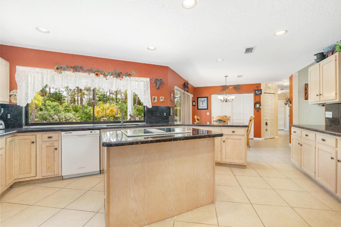 Palm Beach Gardens, Florida, 33418, United States, 4 Bedrooms Bedrooms, ,4 BathroomsBathrooms,Residential,Contingent,2024524