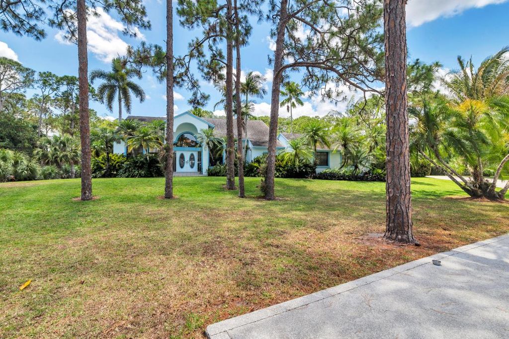Photo of 14677 Peace River Way, Palm Beach Gardens, FL 33418 (MLS # R11091466)