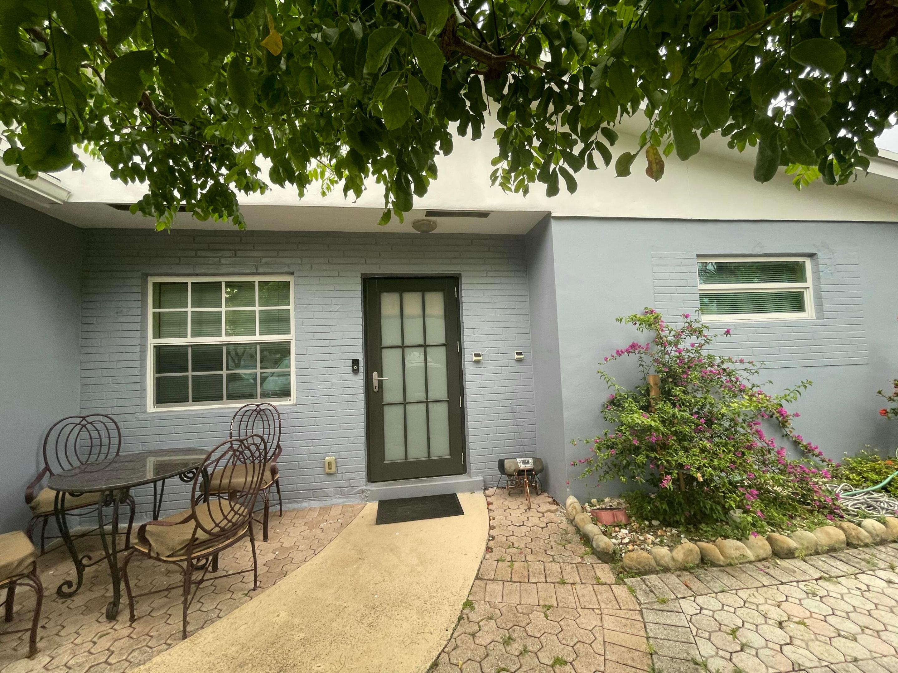 3850 NE 12th Terrace