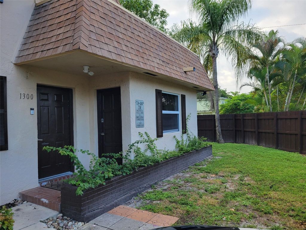 Photo of 1300 NW 4th Avenue #B, Fort Lauderdale, FL 33311 (MLS # B26028932)