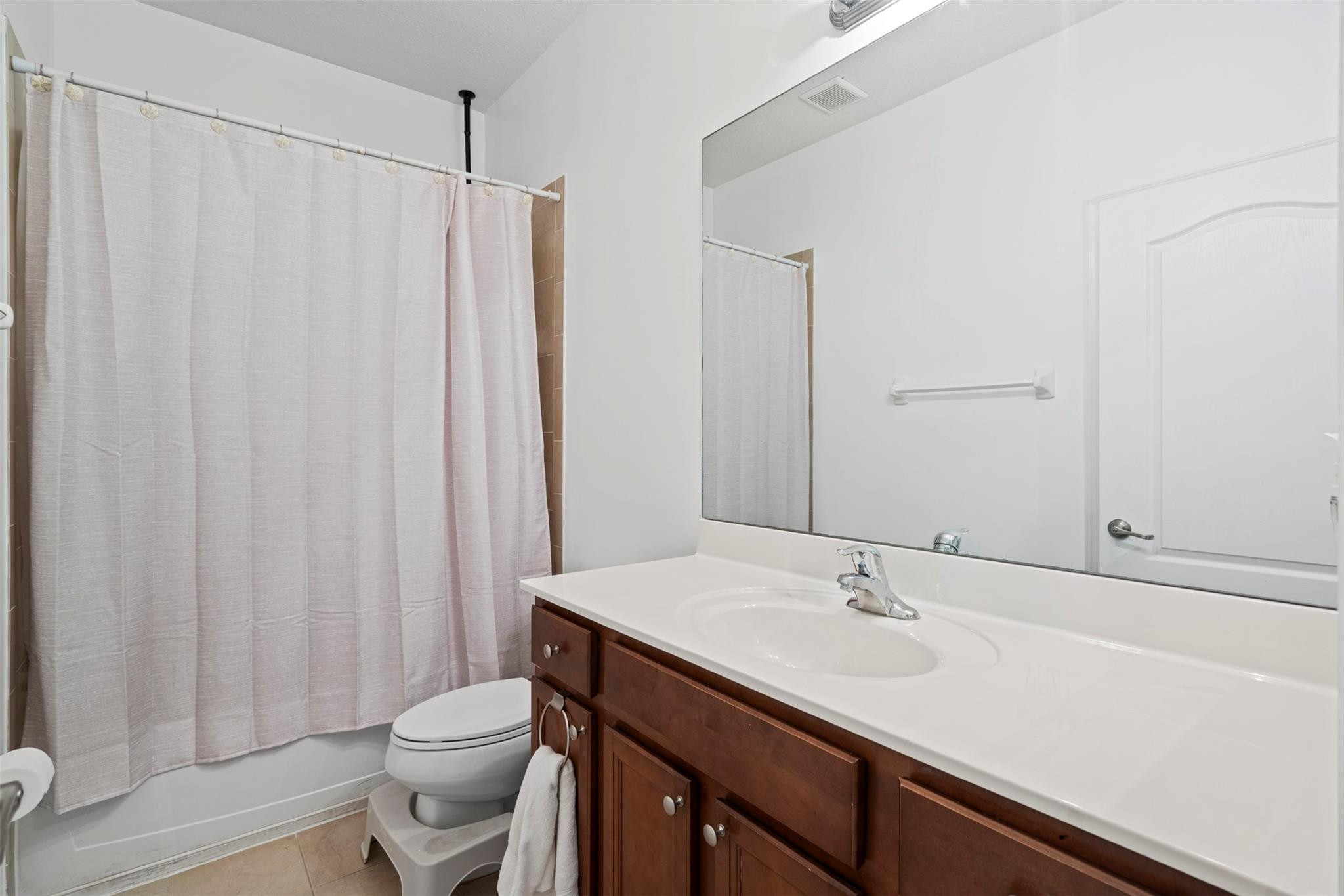 River Marina PUD Ph 3 & 5 - Residential Lease