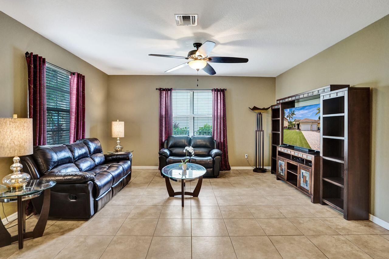 LYONS RANCHES - Residential Lease