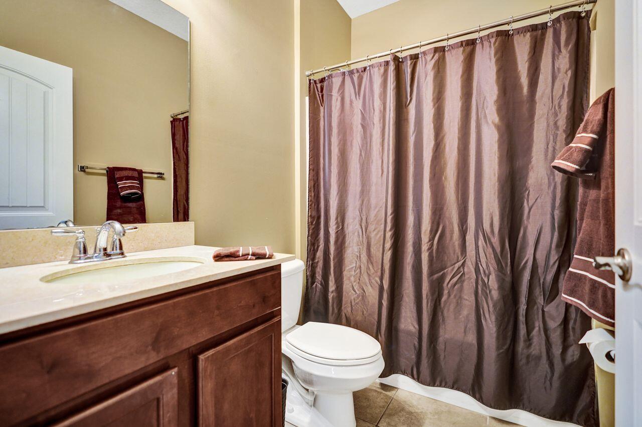 LYONS RANCHES - Residential Lease