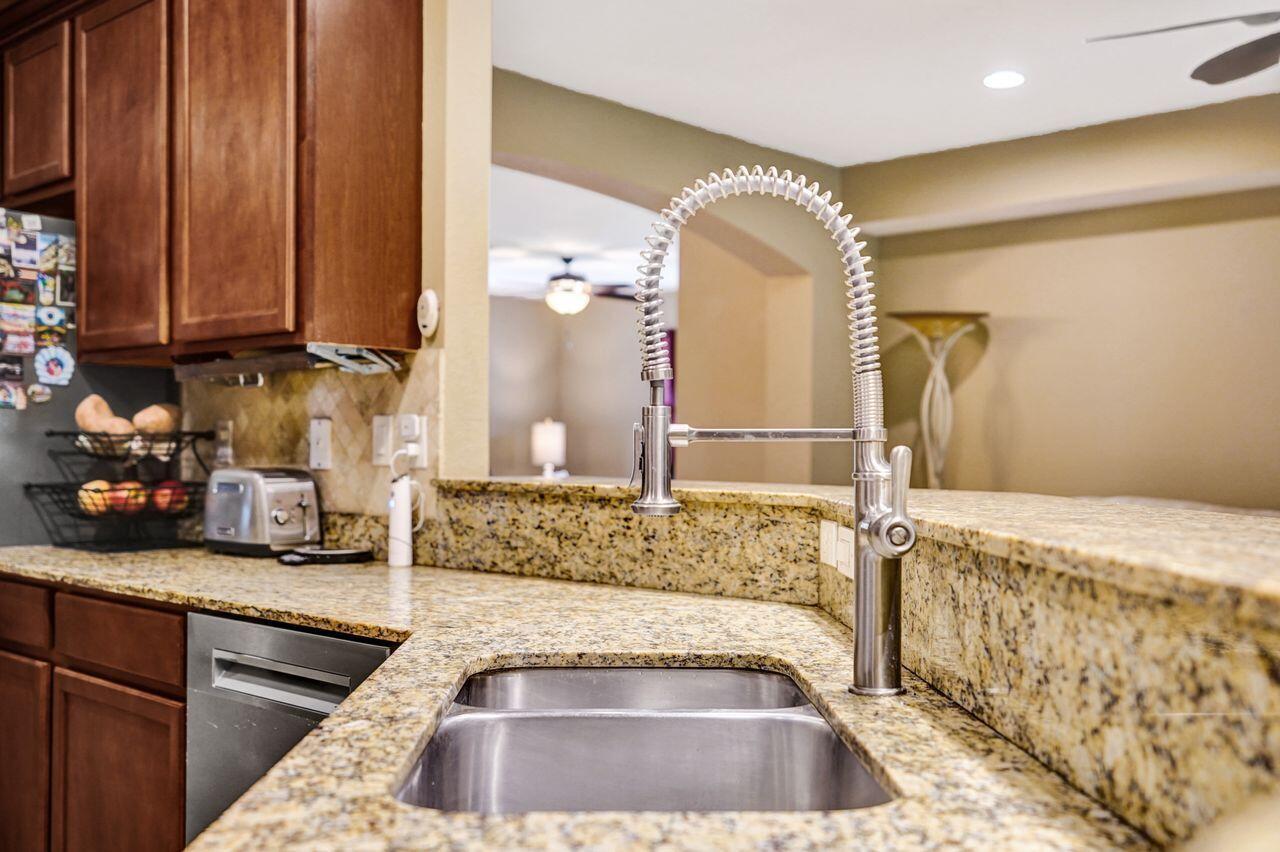 LYONS RANCHES - Residential Lease