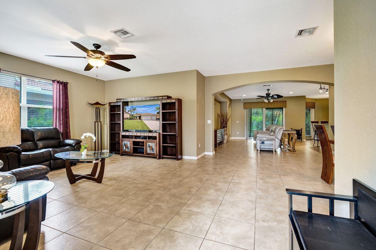 LYONS RANCHES - Residential Lease