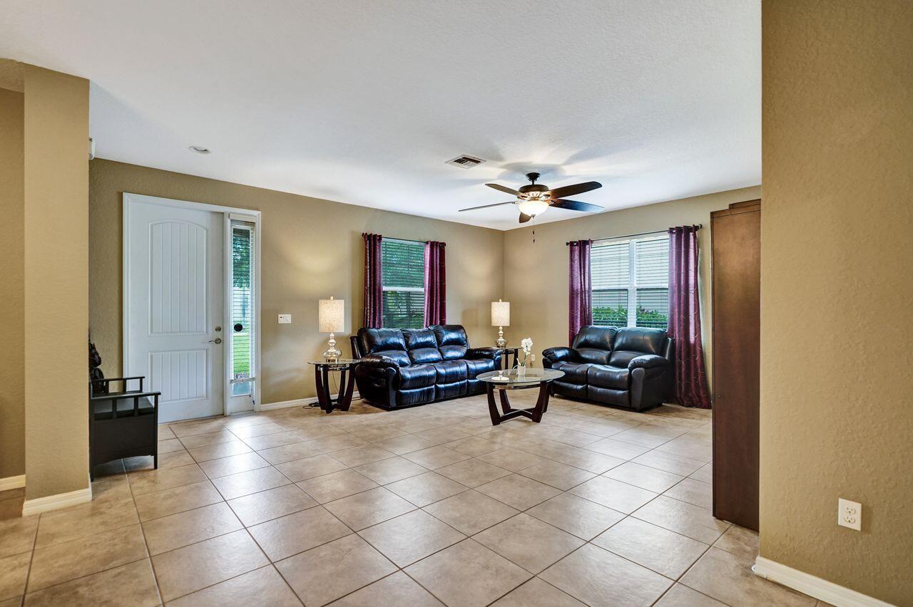 LYONS RANCHES - Residential Lease