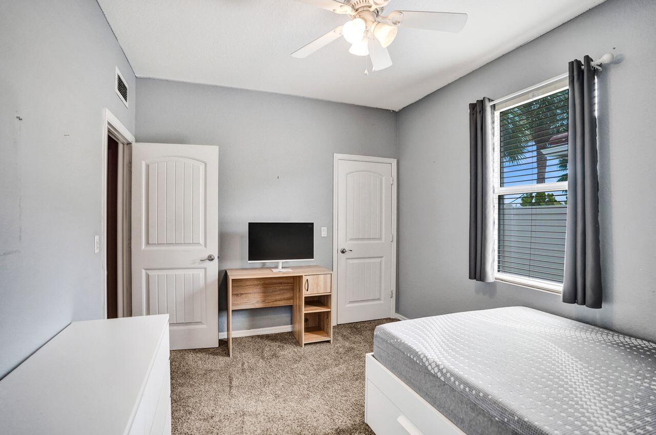 LYONS RANCHES - Residential Lease