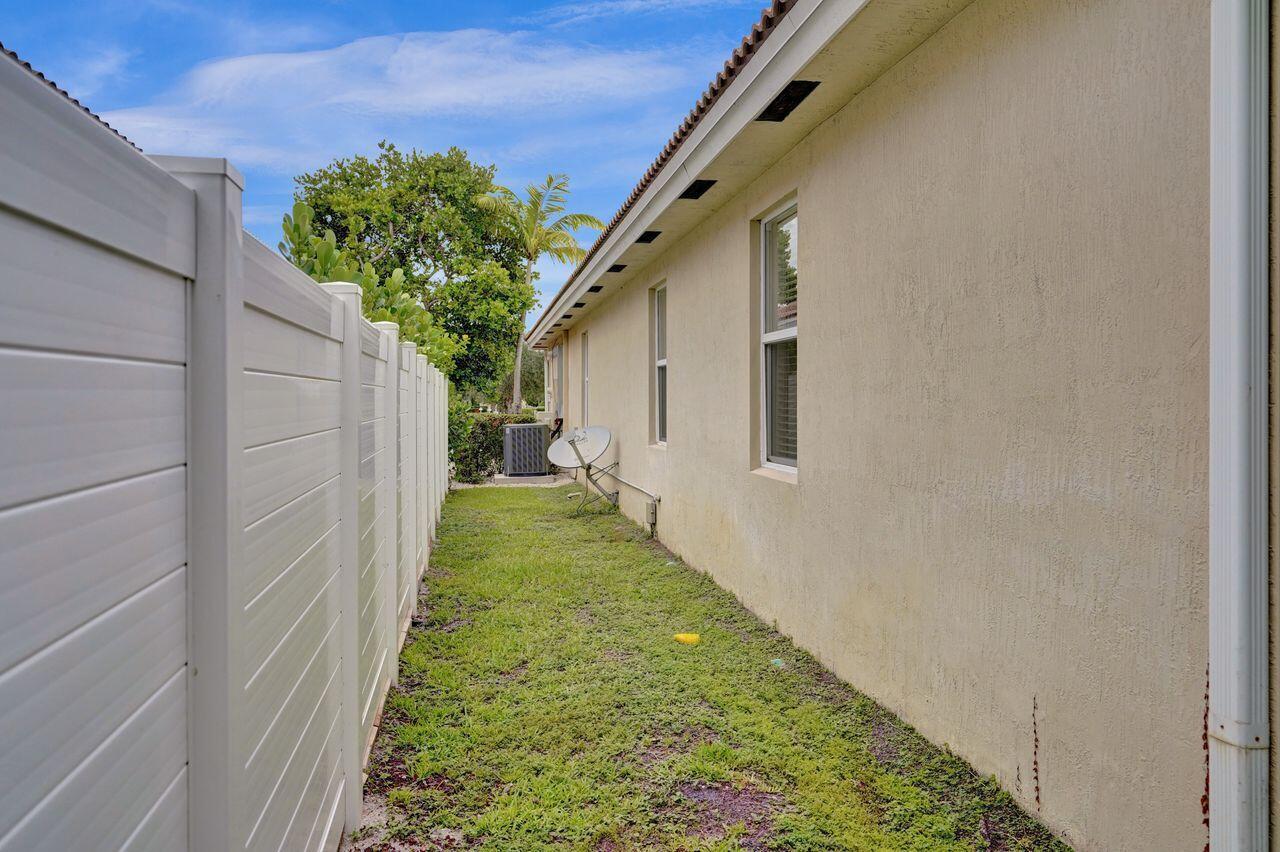 LYONS RANCHES - Residential Lease