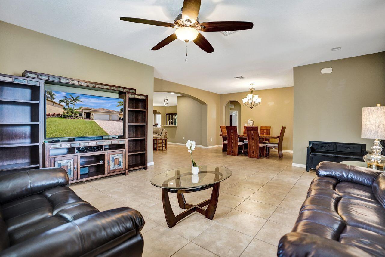 LYONS RANCHES - Residential Lease