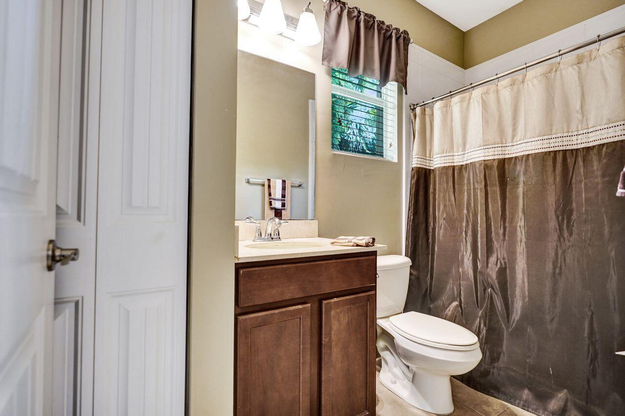 LYONS RANCHES - Residential Lease