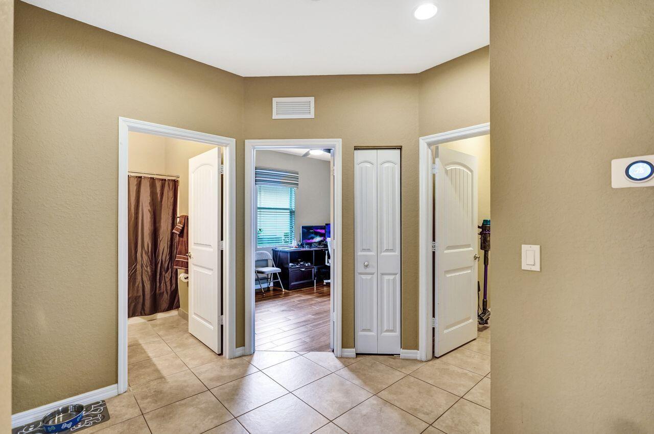 LYONS RANCHES - Residential Lease