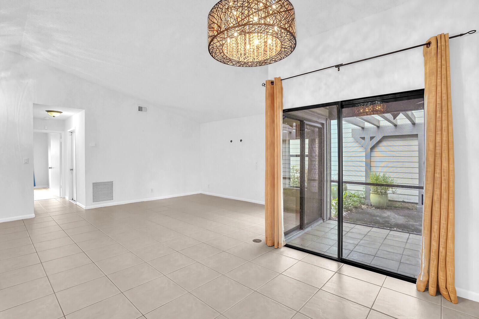 BEDFORD MEWS AT WELLINGTO - Residential Lease