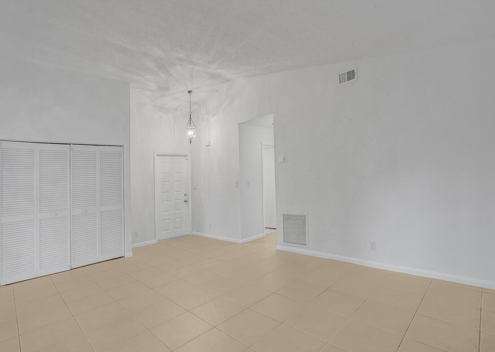 BEDFORD MEWS AT WELLINGTO - Residential Lease