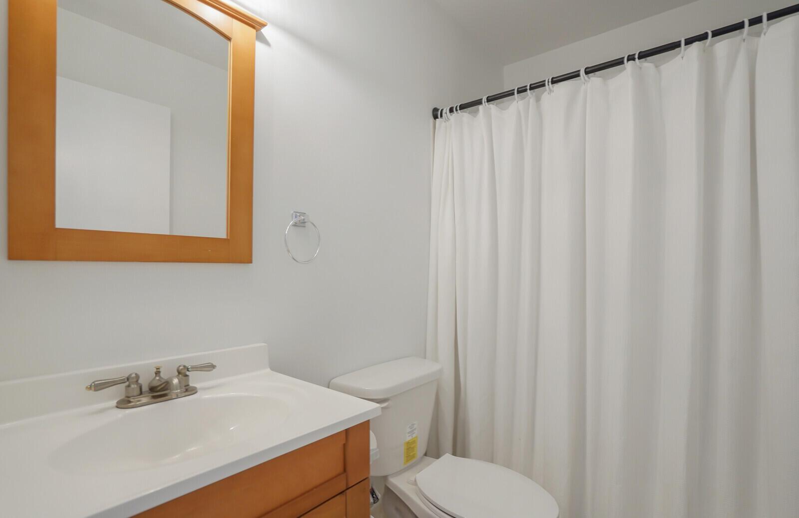 BEDFORD MEWS AT WELLINGTO - Residential Lease