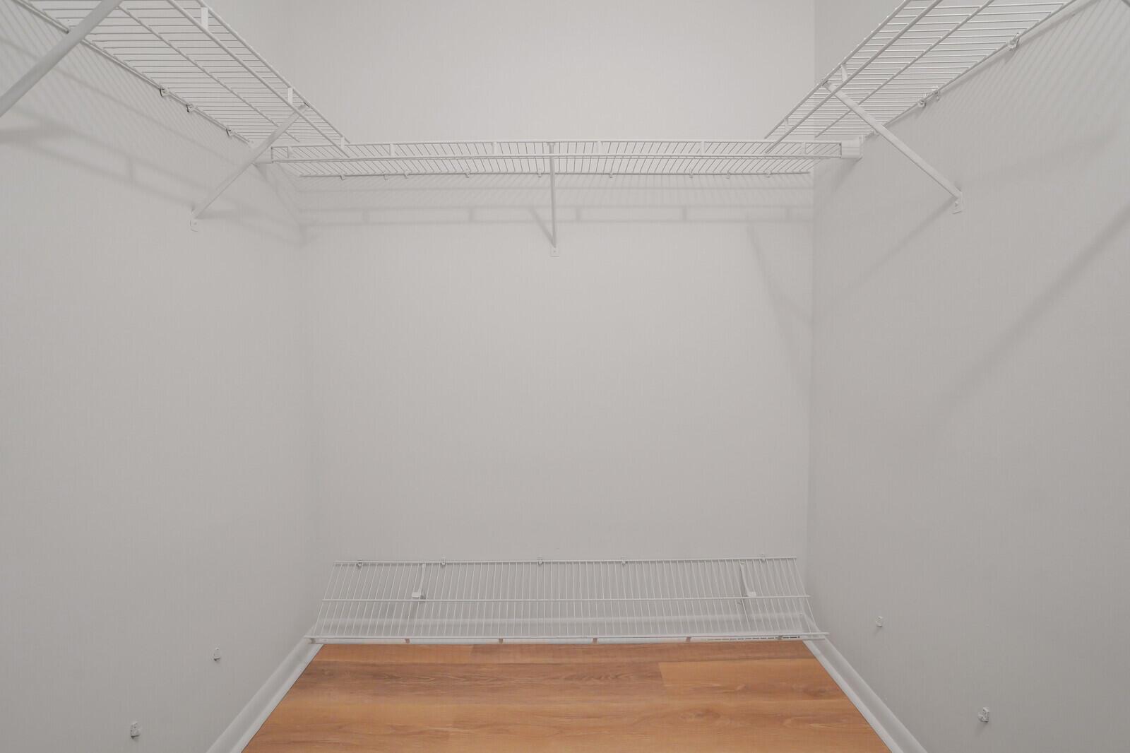BEDFORD MEWS AT WELLINGTO - Residential Lease