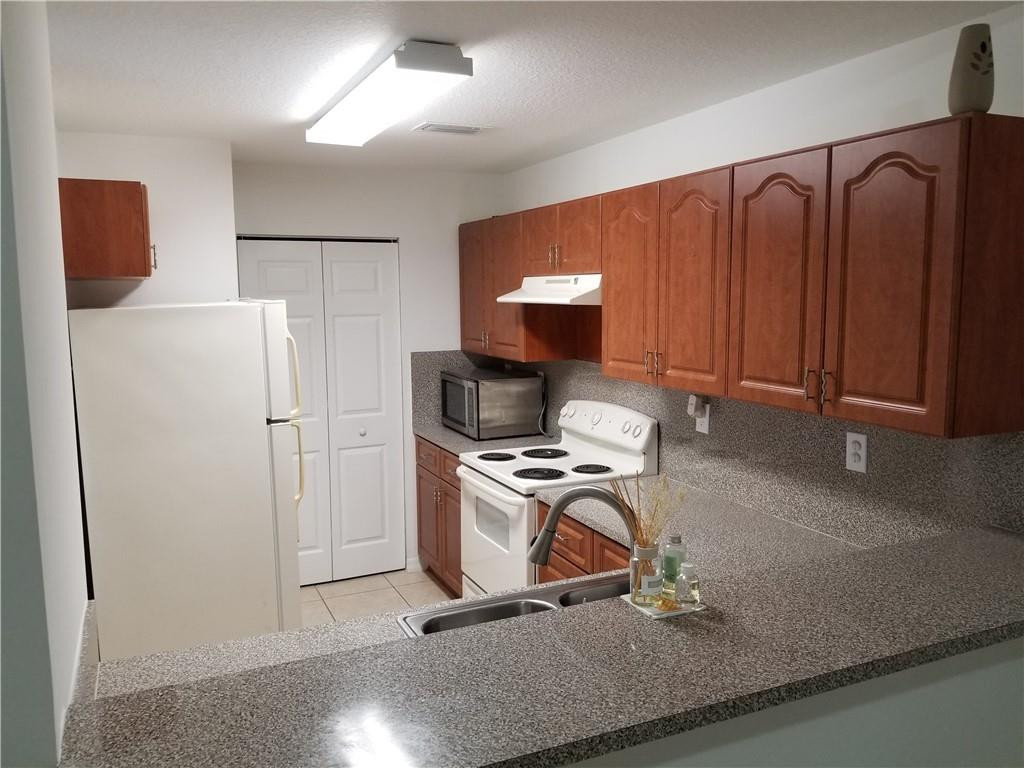Pembroke Cay Condo - Residential Lease