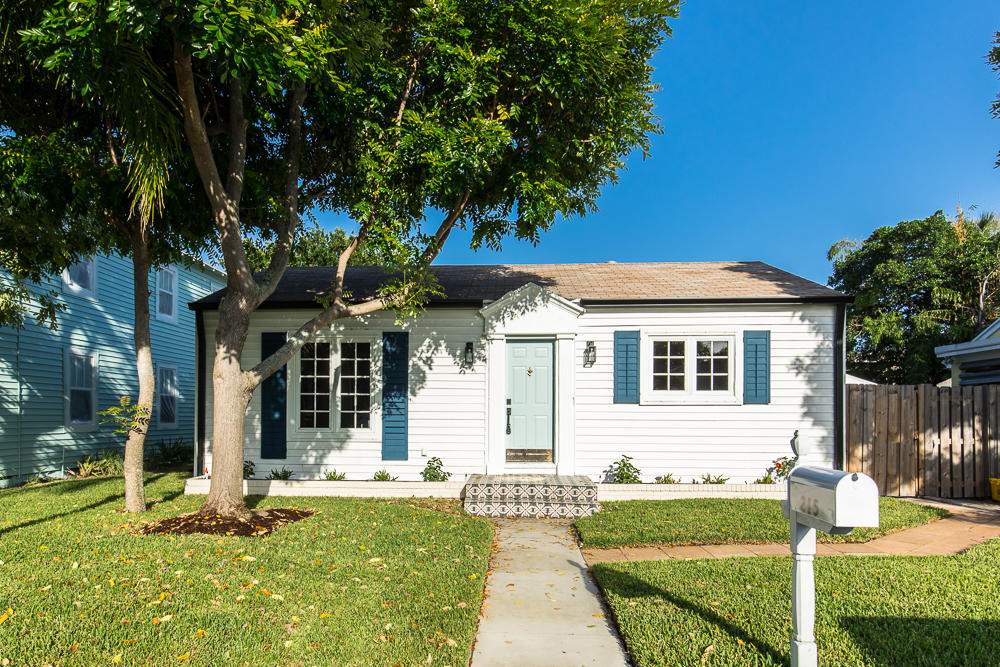 LAKE WORTH TOWN OF - Residential