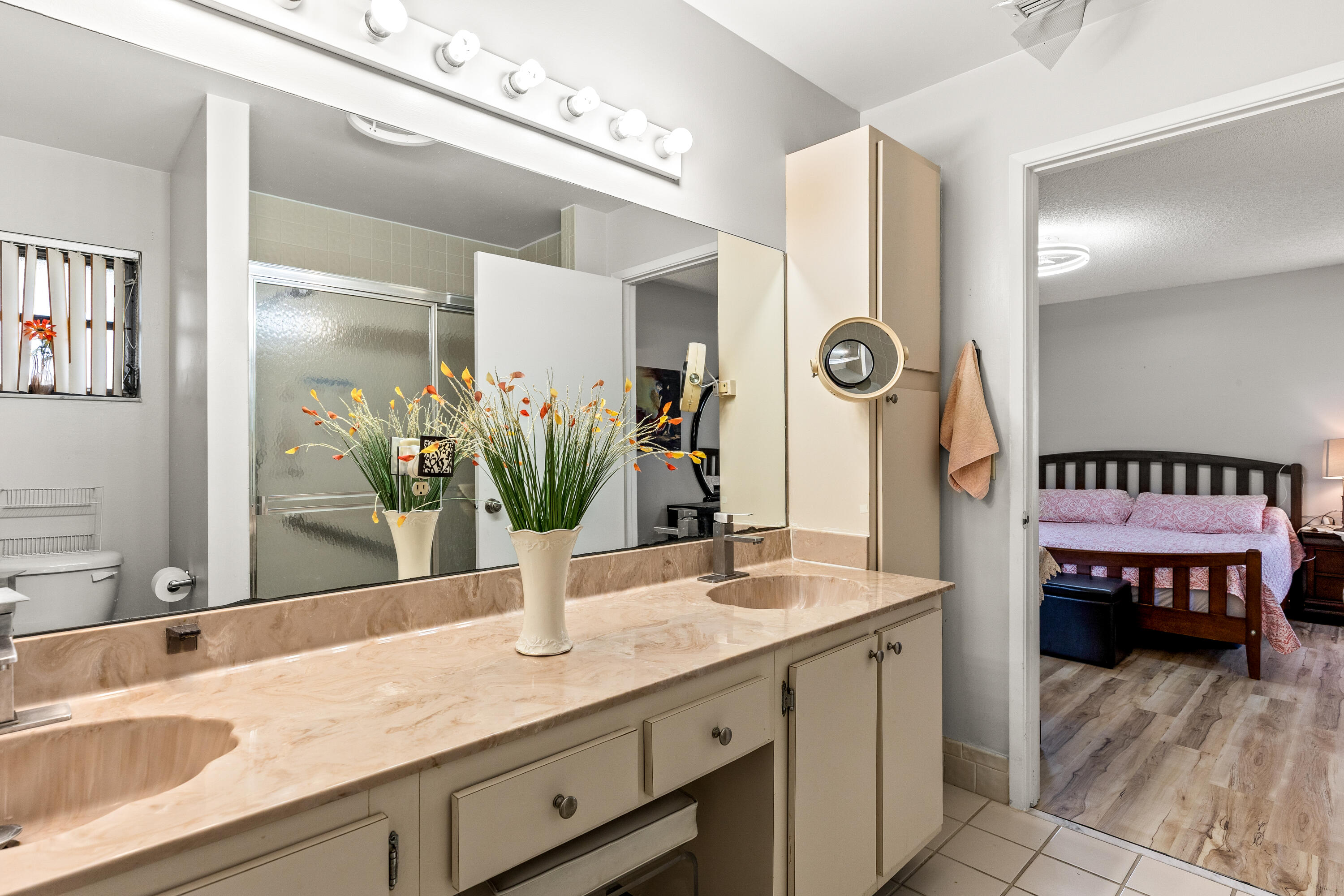 WHISPER WALK SEC E CONDO - Residential