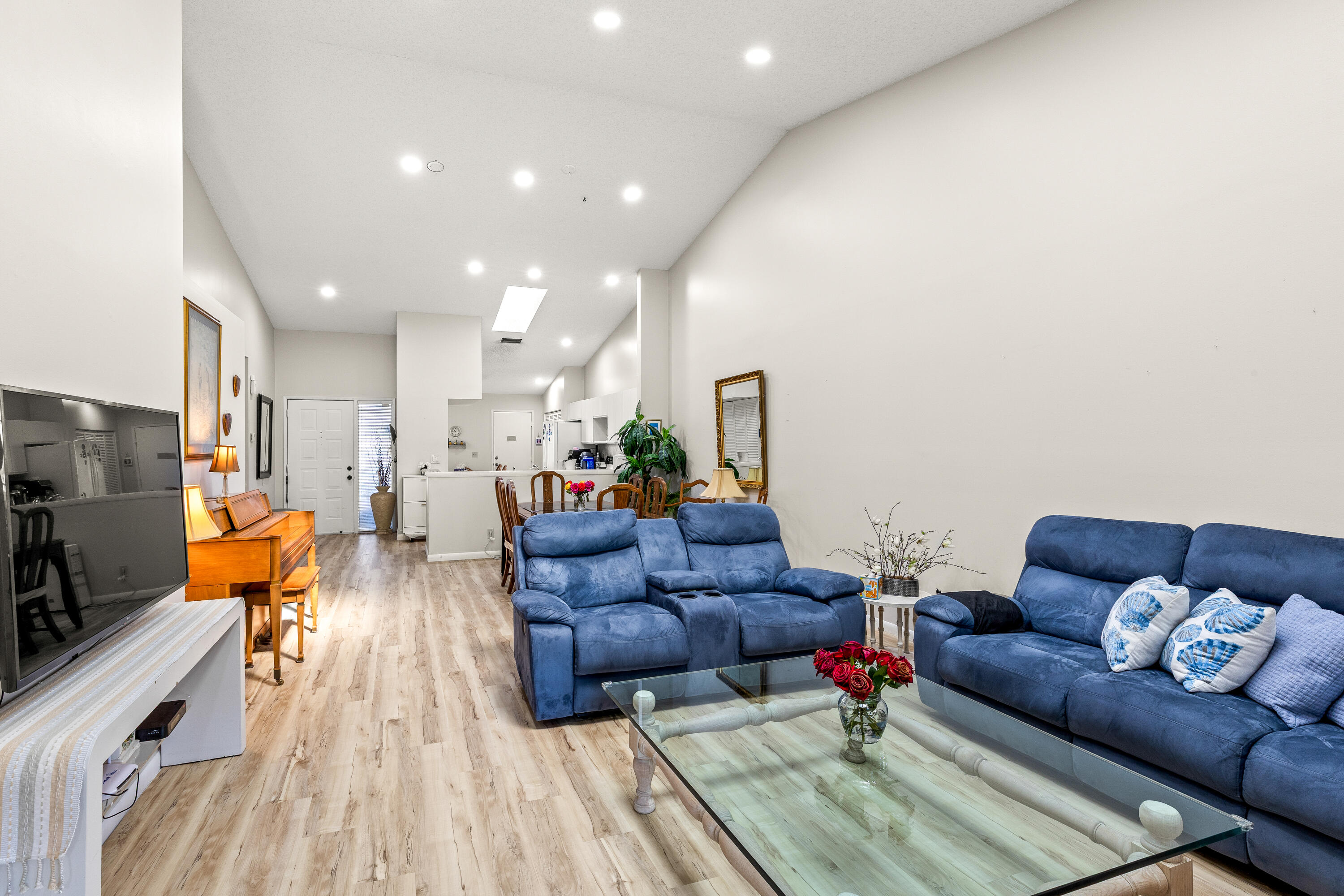 WHISPER WALK SEC E CONDO - Residential