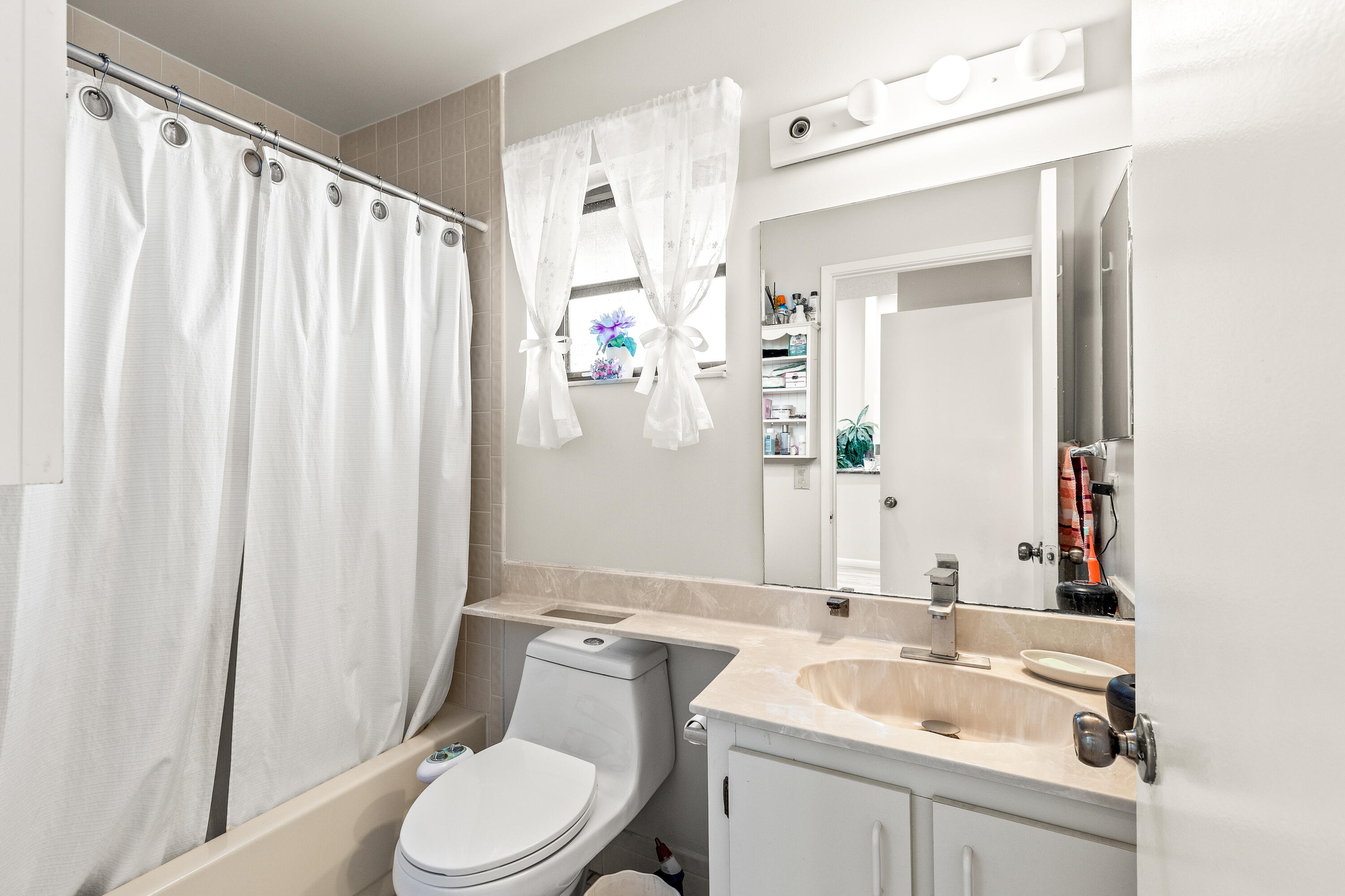 WHISPER WALK SEC E CONDO - Residential