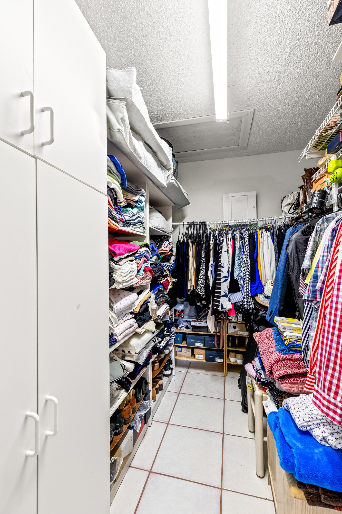 WHISPER WALK SEC E CONDO - Residential