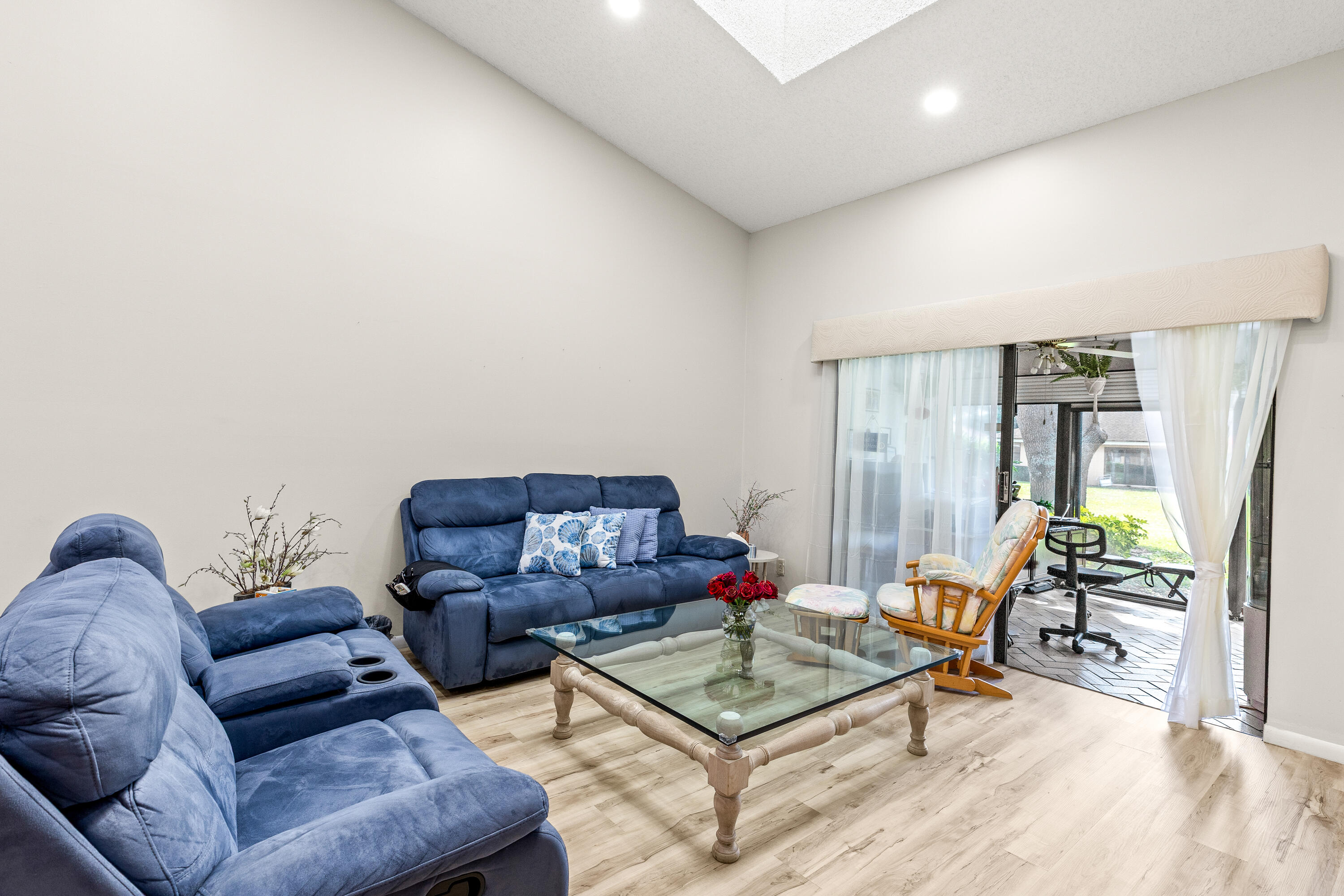 WHISPER WALK SEC E CONDO - Residential