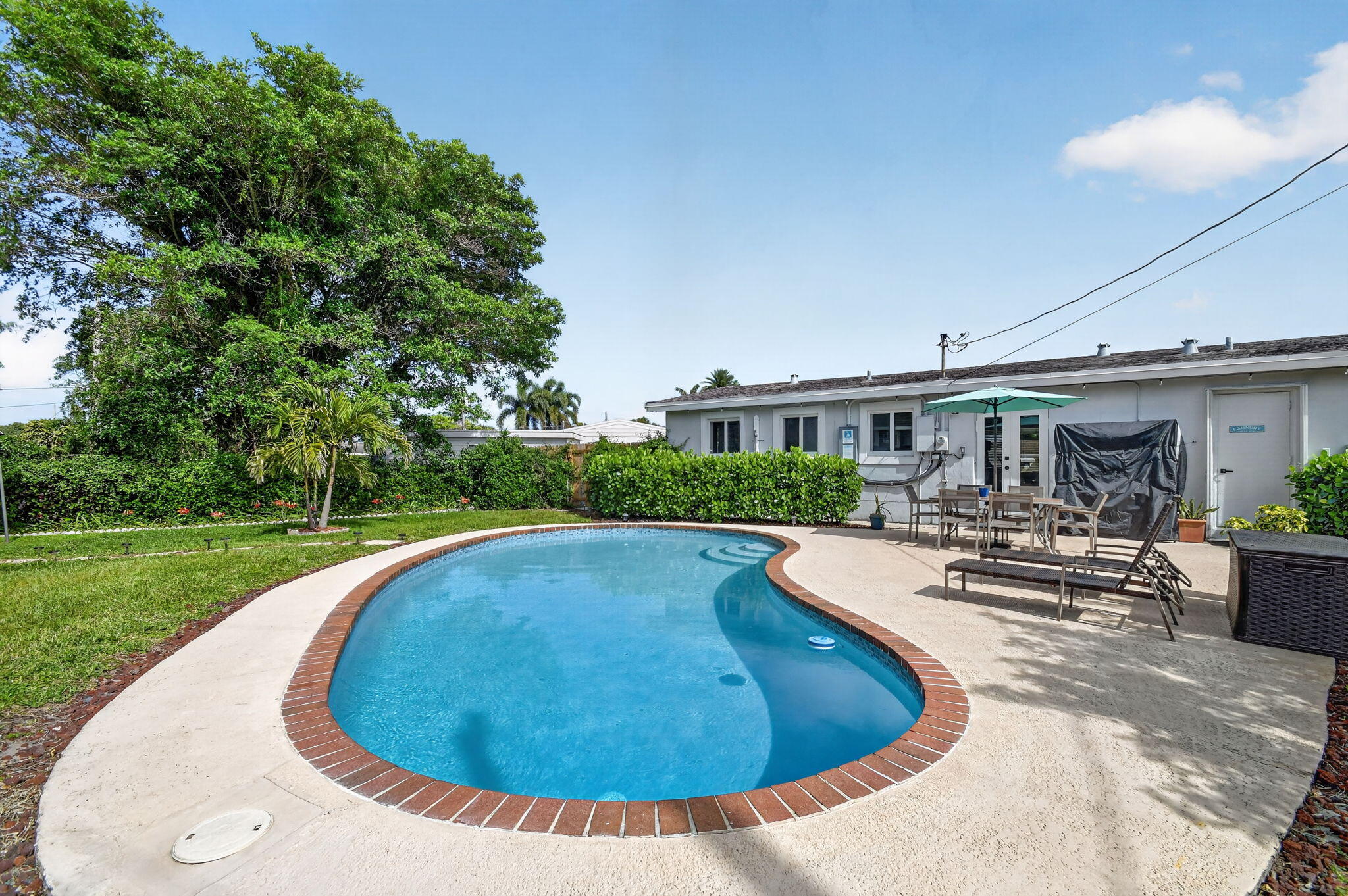 SEMINOLE MANOR 2 - Residential