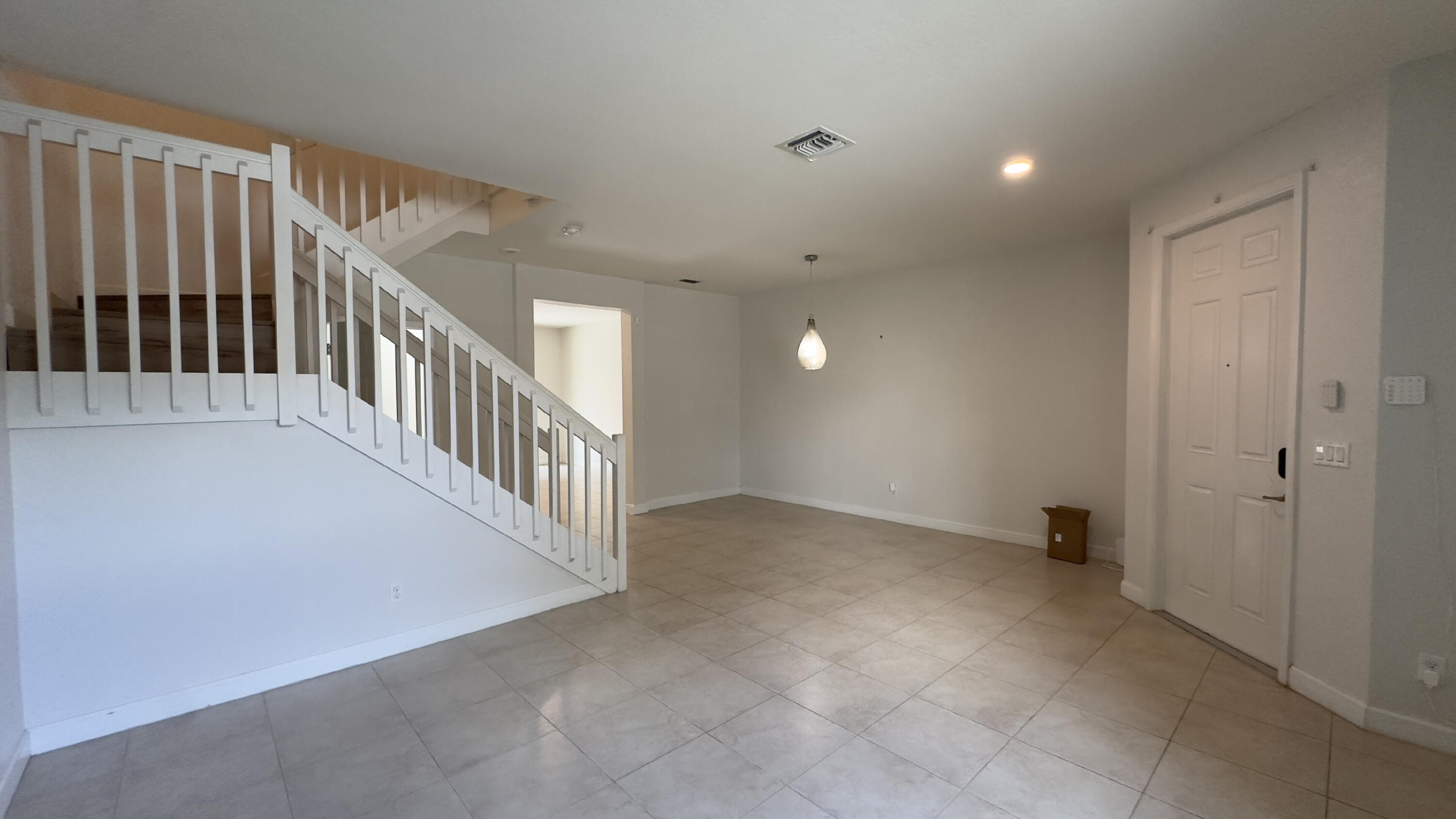 CHARLESTON COMMONS 2 - Residential Lease