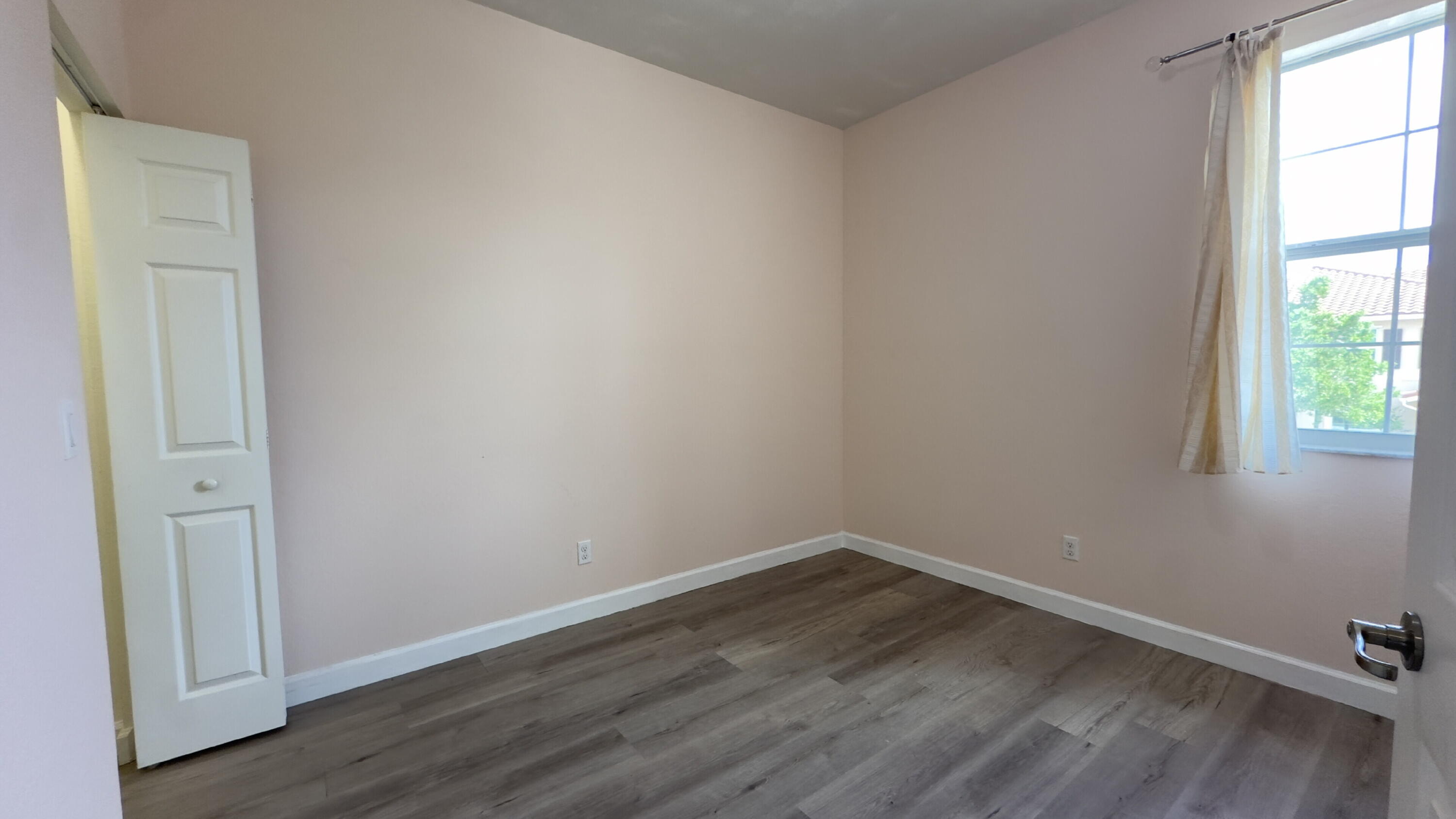 CHARLESTON COMMONS 2 - Residential Lease